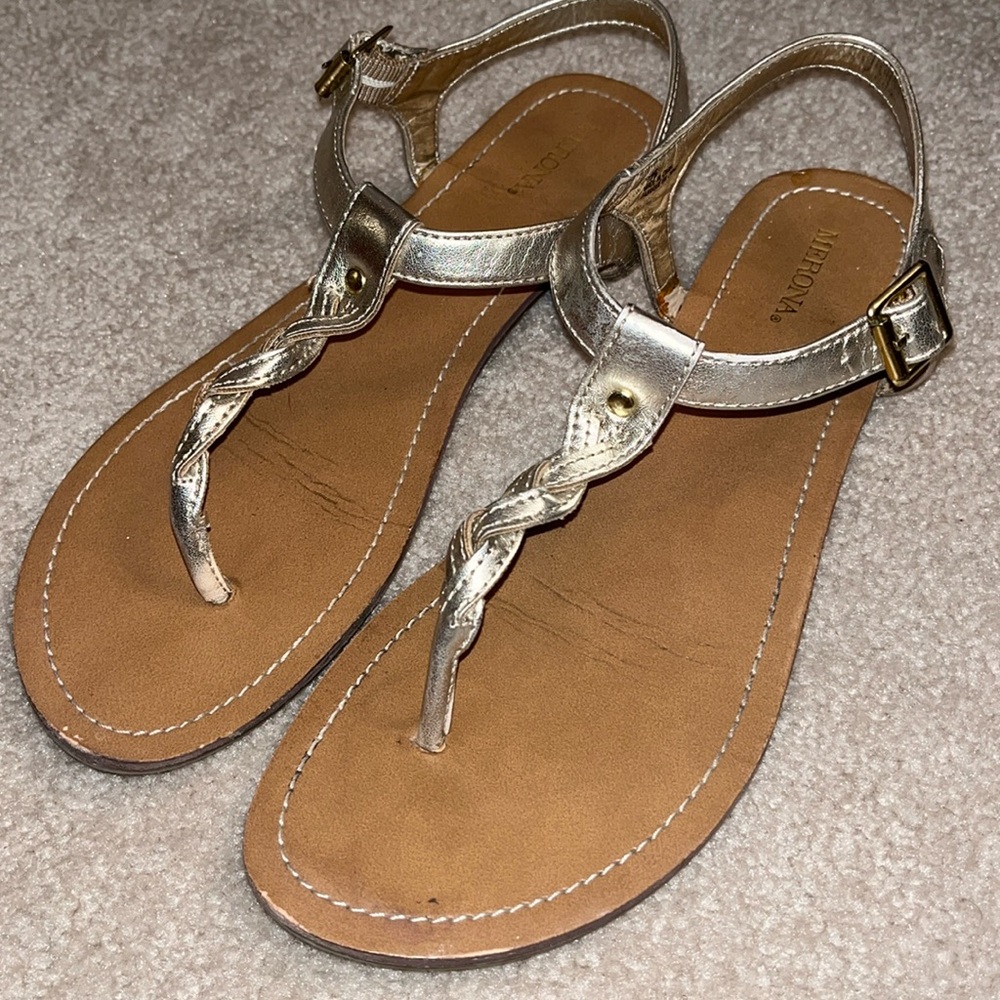 ⚠️Metallic gold sandals